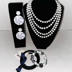 Necklace set